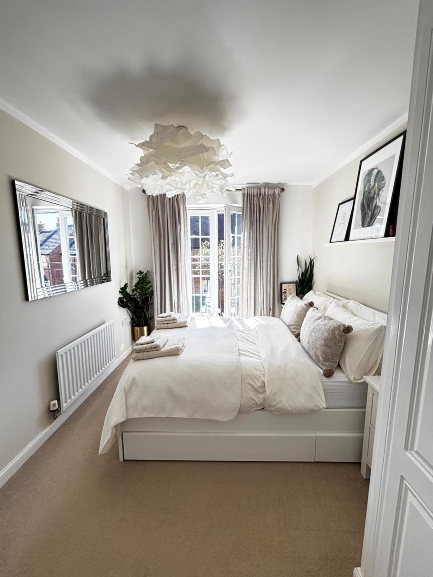 Homestay Delux With Private Parking, Sleeps 2, Perfect For Cotswold Getaway, Easy A419 Access